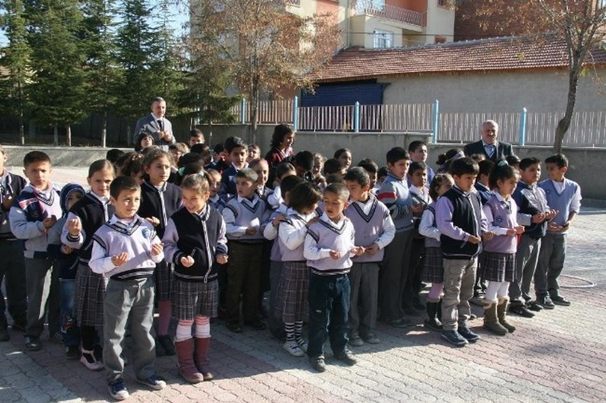 Habib Güleser Öztaş İlkokulu\'nda Aşure Etkinliği