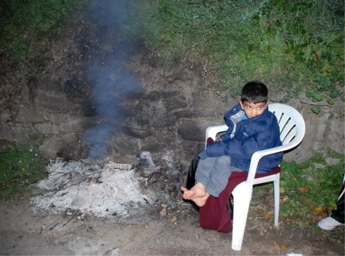 Heyelan Korkusu Yaşayan Beş Aile Evlerine Giremiyor