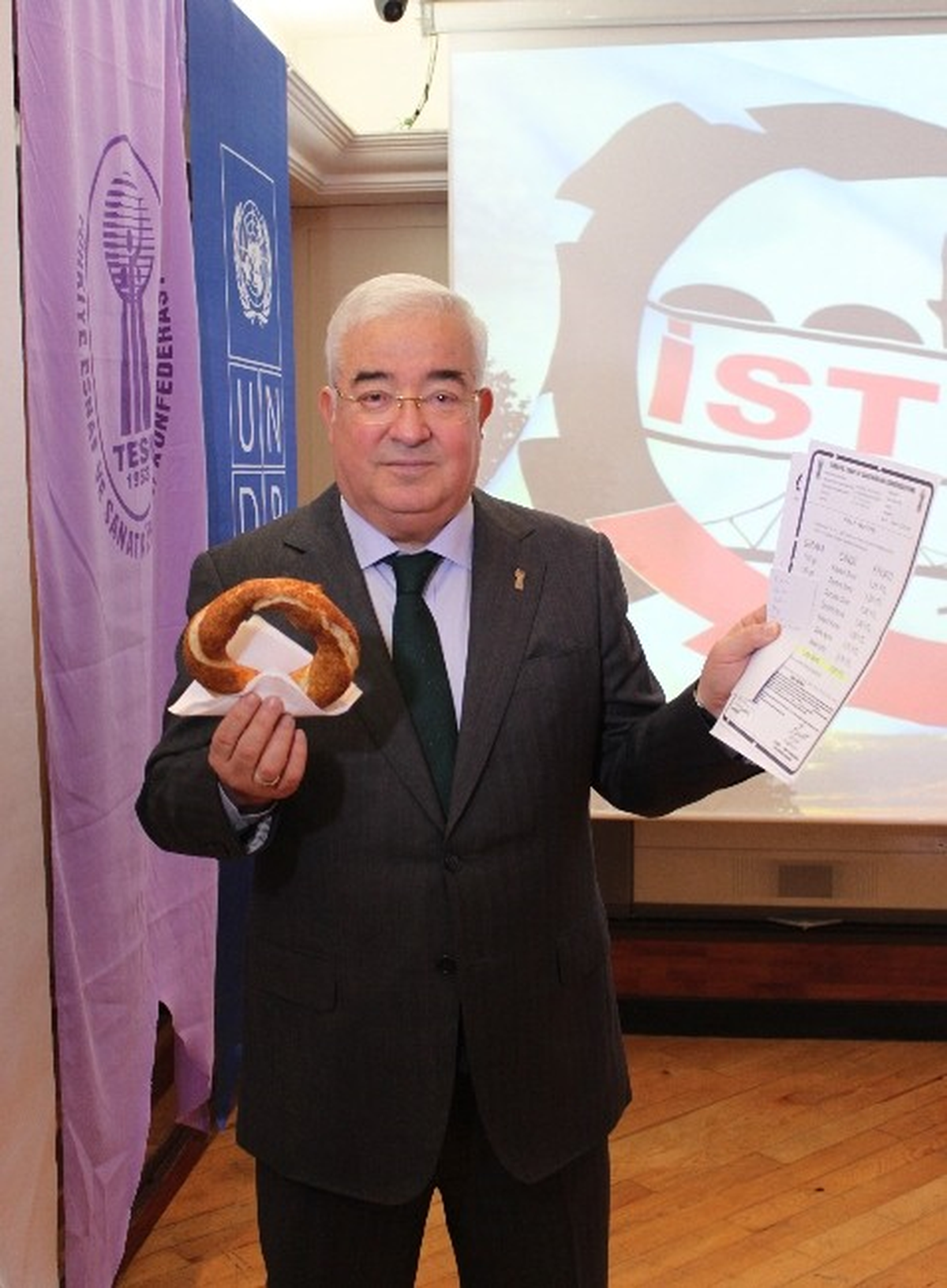 İstesob Başkanı Yılmaz: "Simit Pazartesiden İtibaren 1,5 TL Olacak"