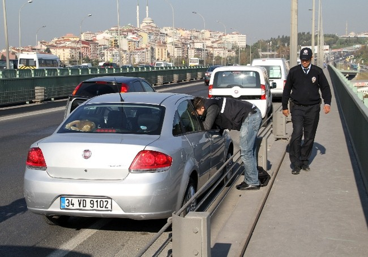 Kız Arkadaşıyla Tartışıp, Haliç\'ten Atladı