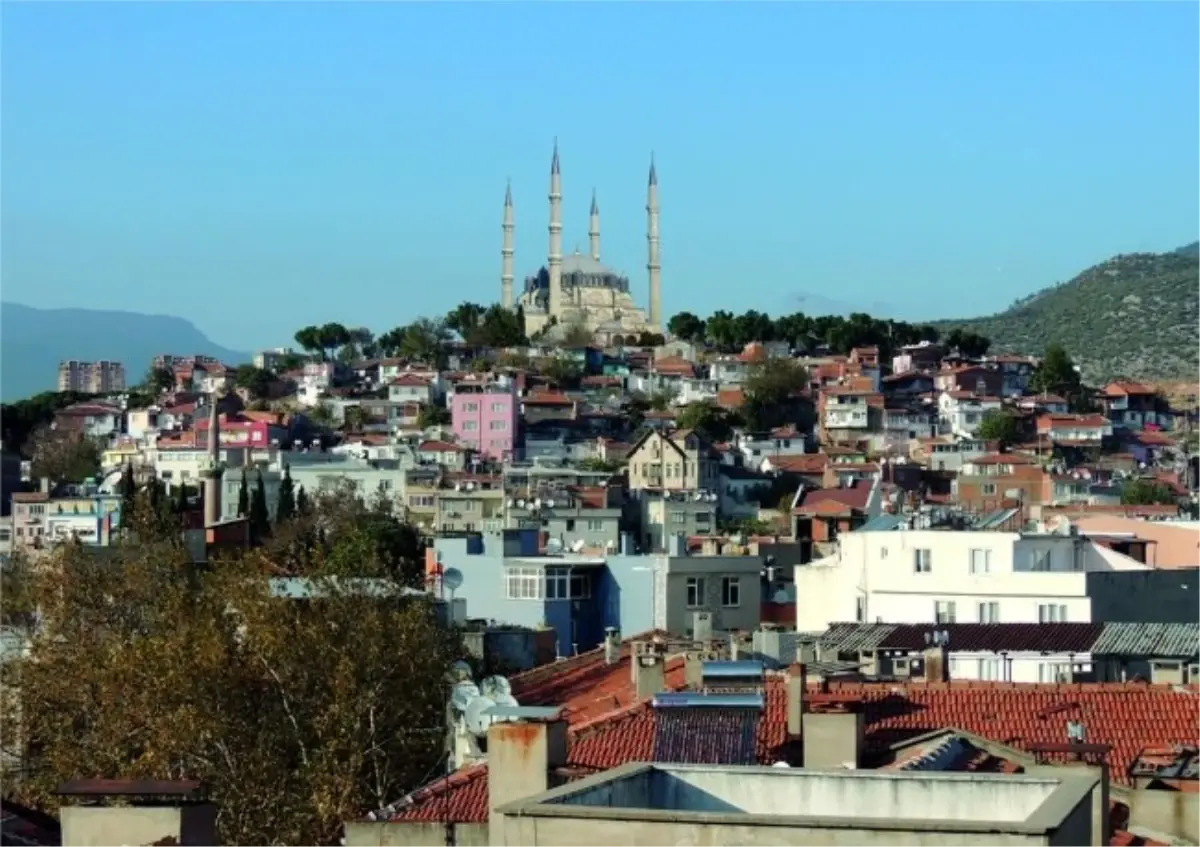 Körfez Ulu Camii\'nin Minarelerini Hayırseverler Yaptıracak