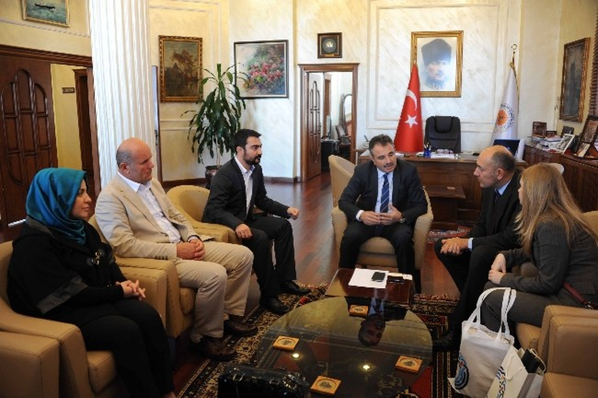 Litvanya Büyükelçisi Büyükşehir Belediyesi\'ni Ziyaret Etti