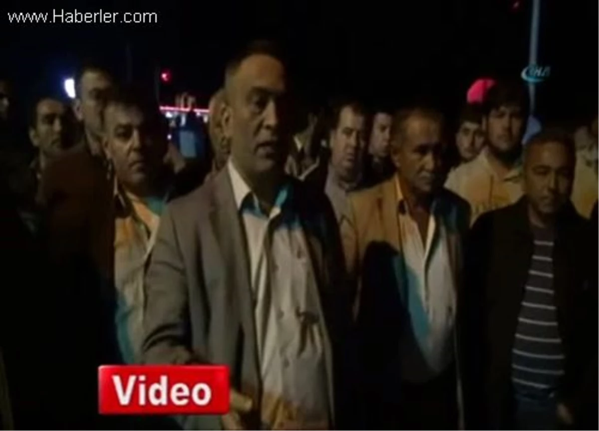 Mersin\'de Trafik Kazalarını Protesto Edenler Yolu Kapattı