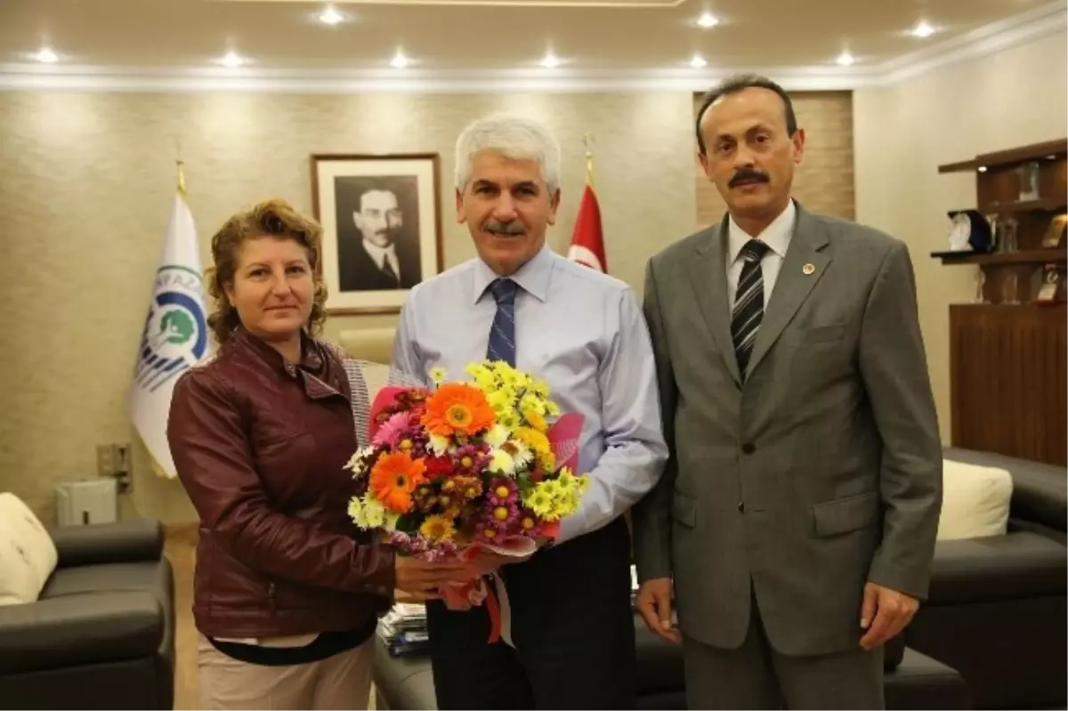 Muhtarlardan Odunpazarı Belediye Başkanına Teşekkür Ziyareti