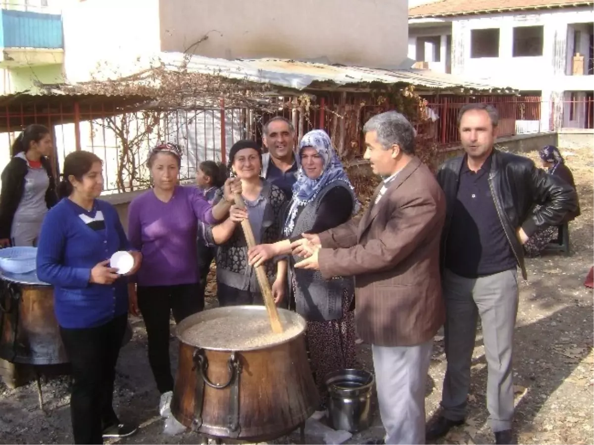 Okulda Aşure İkramı Yapıldı