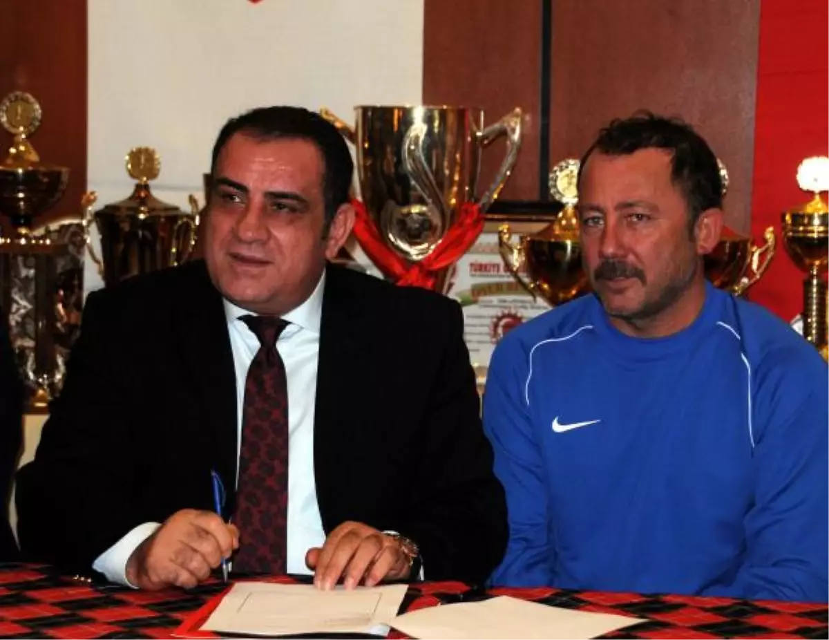 Sergen Yalçın Gaziantepspor ile Sözleşme İmzaladı