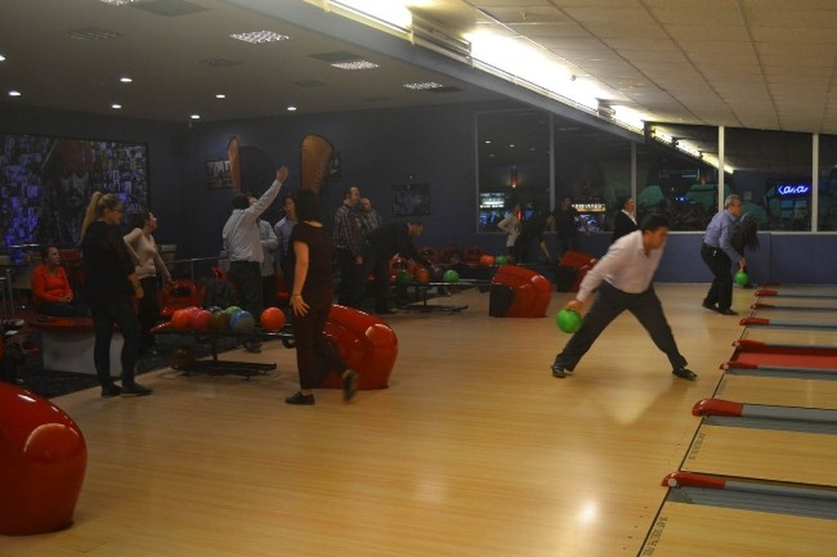 Adana\'da Sigortacılar Bowling ile Stres Attı