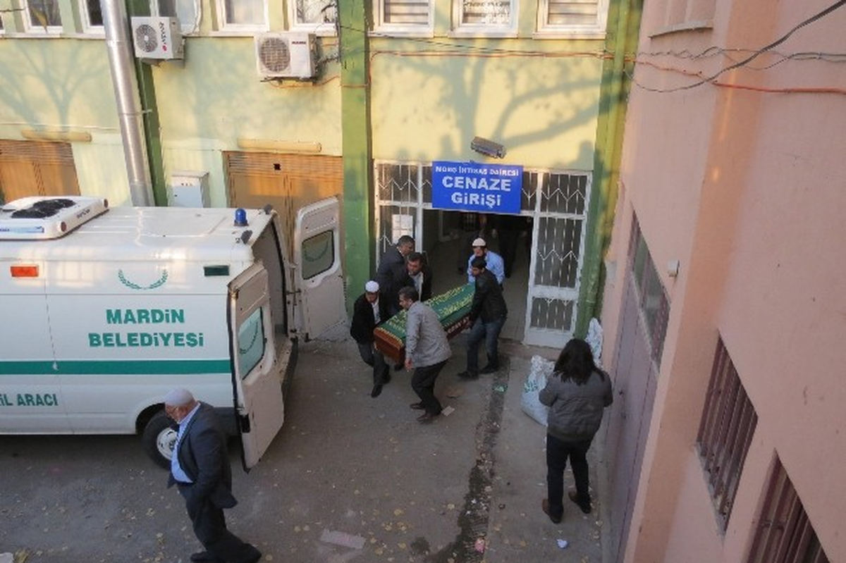 Sınırda Öldürülen 3 Suriyelinin Cenazesi Ailelerine Teslim Edildi