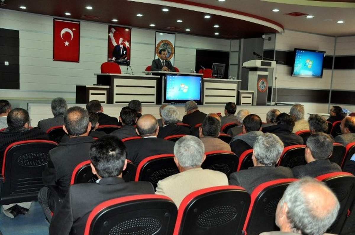 Suşehri Kaymakamı Perçi, Muhtarlarla Bir Araya Geldi