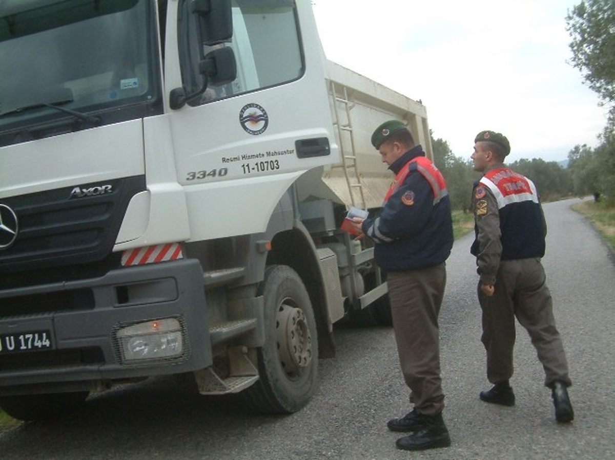 Yolları Bozan Kamyonlara Denetim