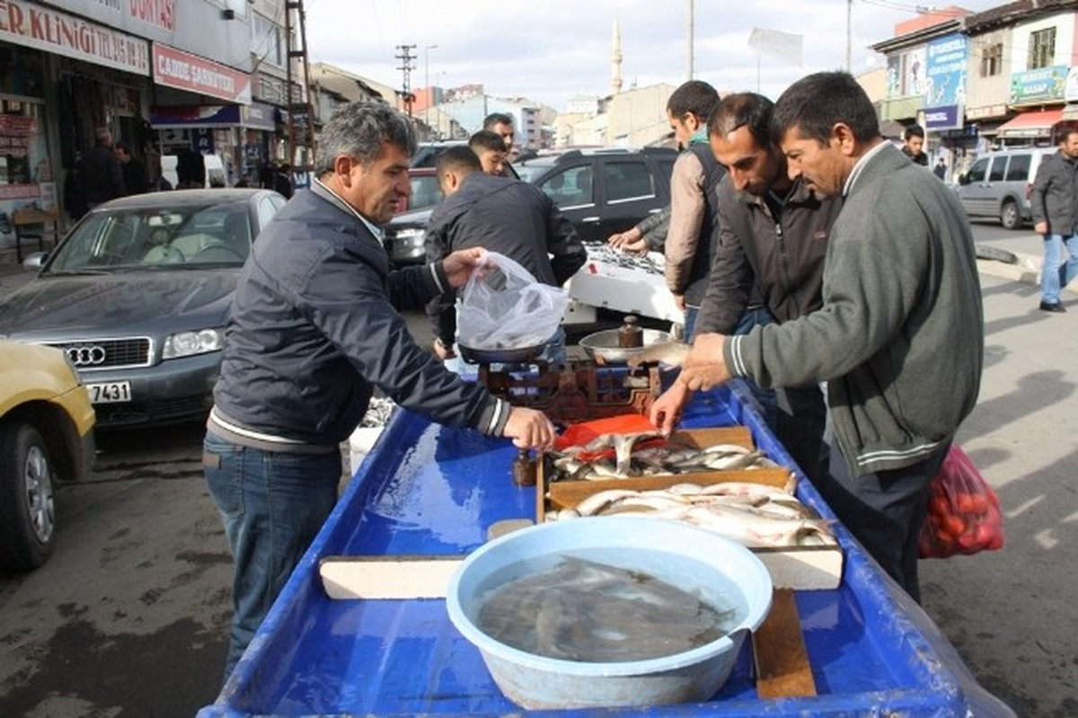 Ağrı\'da Balık, Seyyar Satıcılarda Yerini Aldı