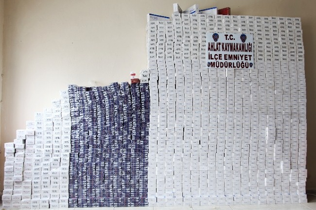 Ahlat\'ta 11 Bin 954 Paket Kaçak Sigara Ele Geçirildi