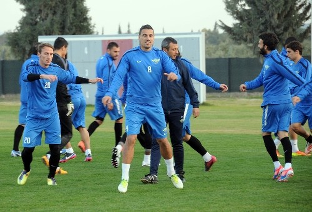 Akhisar Belediyespor Kardemir Karabükspor\'a Hazırlanıyor