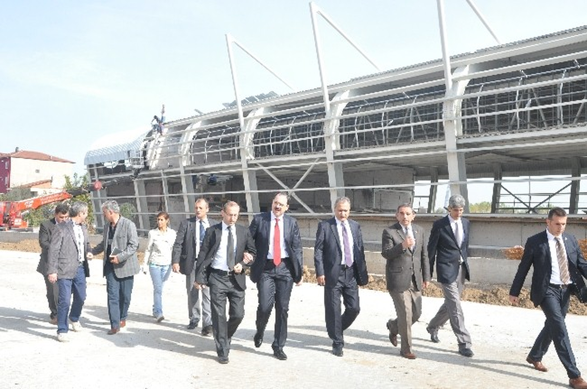 Başiskele Kapalı Spor Salonu Tamamlanmak Üzere