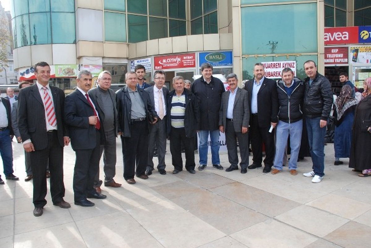 Biga MHP Teşkilatı Aşure Dağıttı