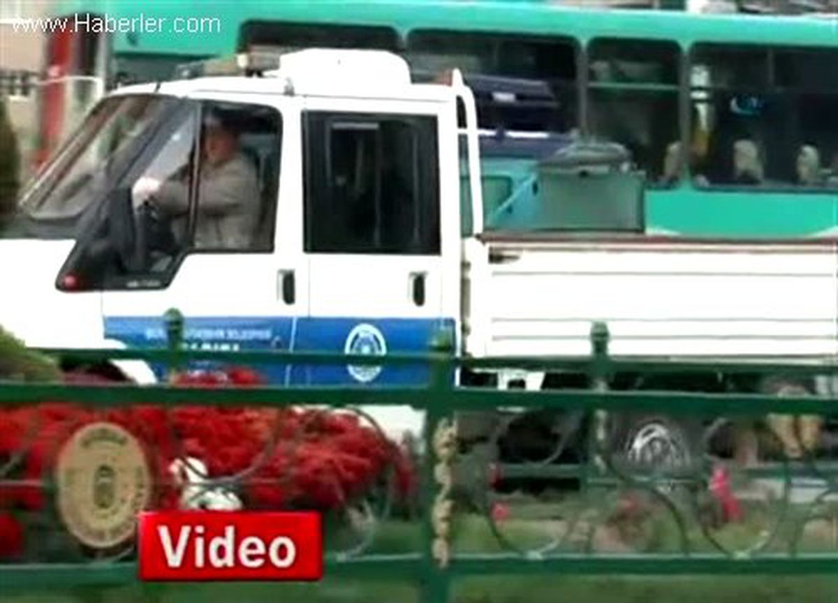 Bursa\'da, Ekmek Teknesine El Konulan 9 Çocuk Babasının İsyanı