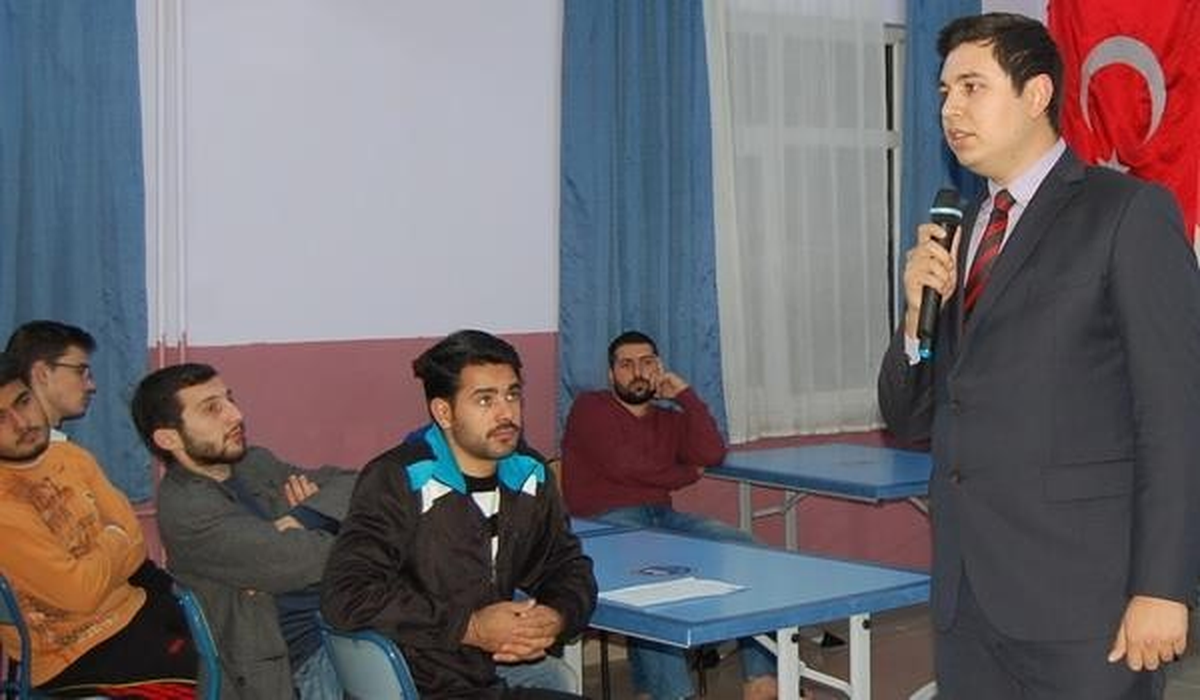 Çaycuma\'da Yurt Öğrencilerine Sosyal Medya Semineri Verildi
