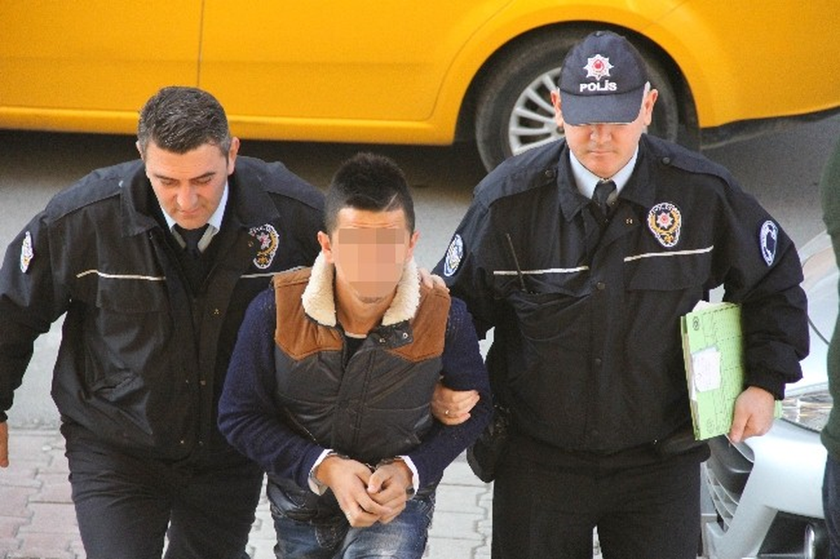 Samsun\'da Cep Telefonunu Gasp Ettiği Genci Bıçakladı