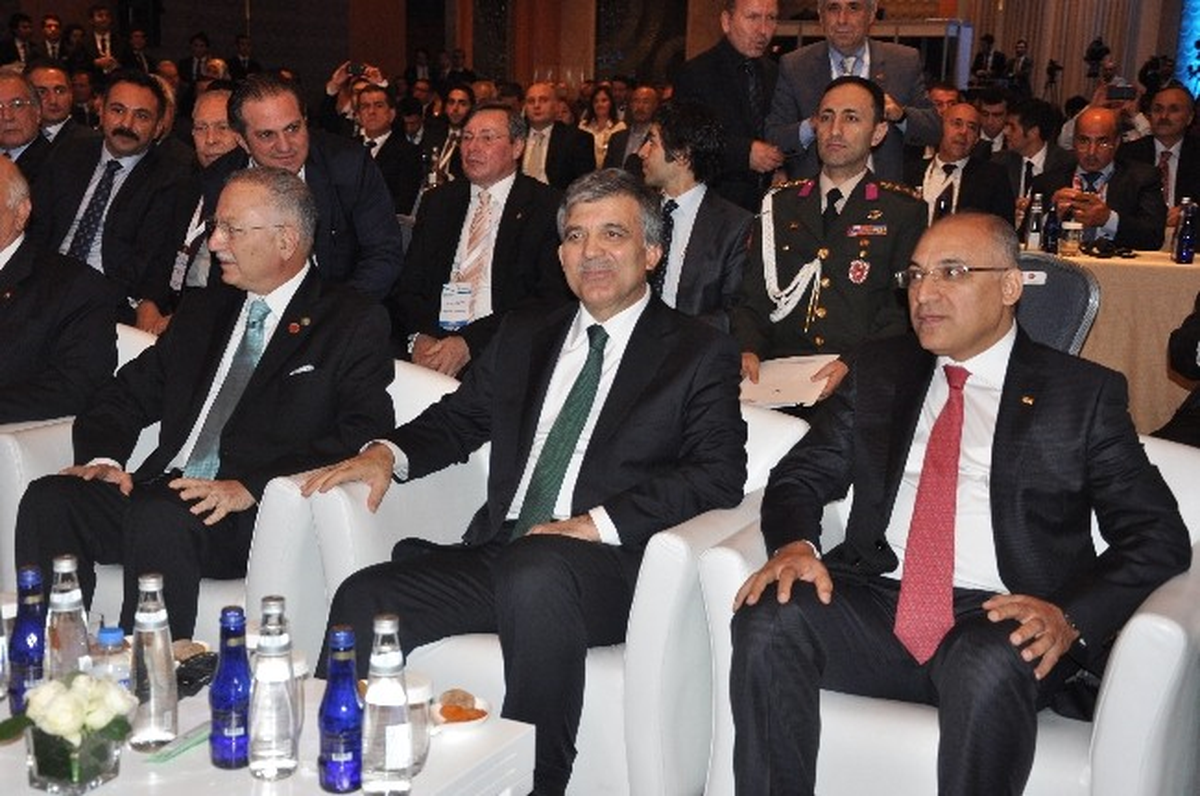 Cumhurbaşkanı Gül, Promterin Azizliğine Uğradı
