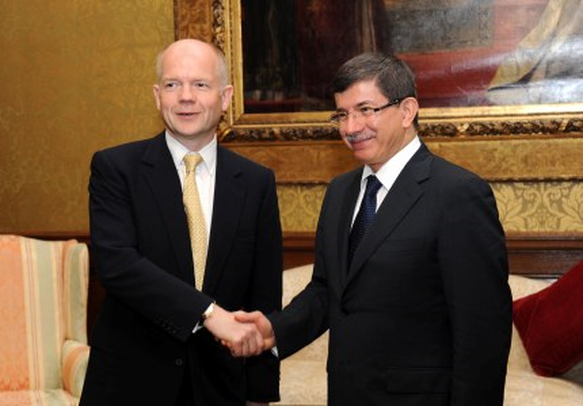 Davutoğlu Hague Ortak Basın Toplantısı