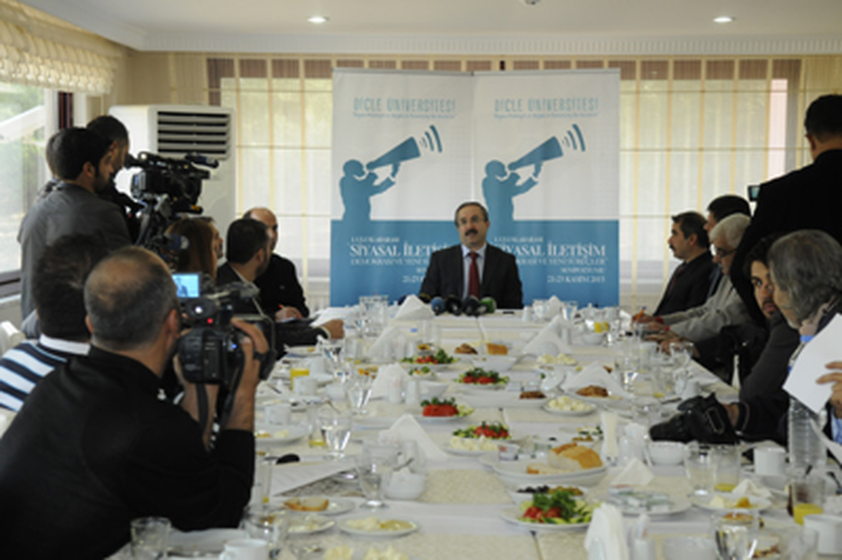 Dicle Üniversitesinde Siyasal İletişim Tartışılacak