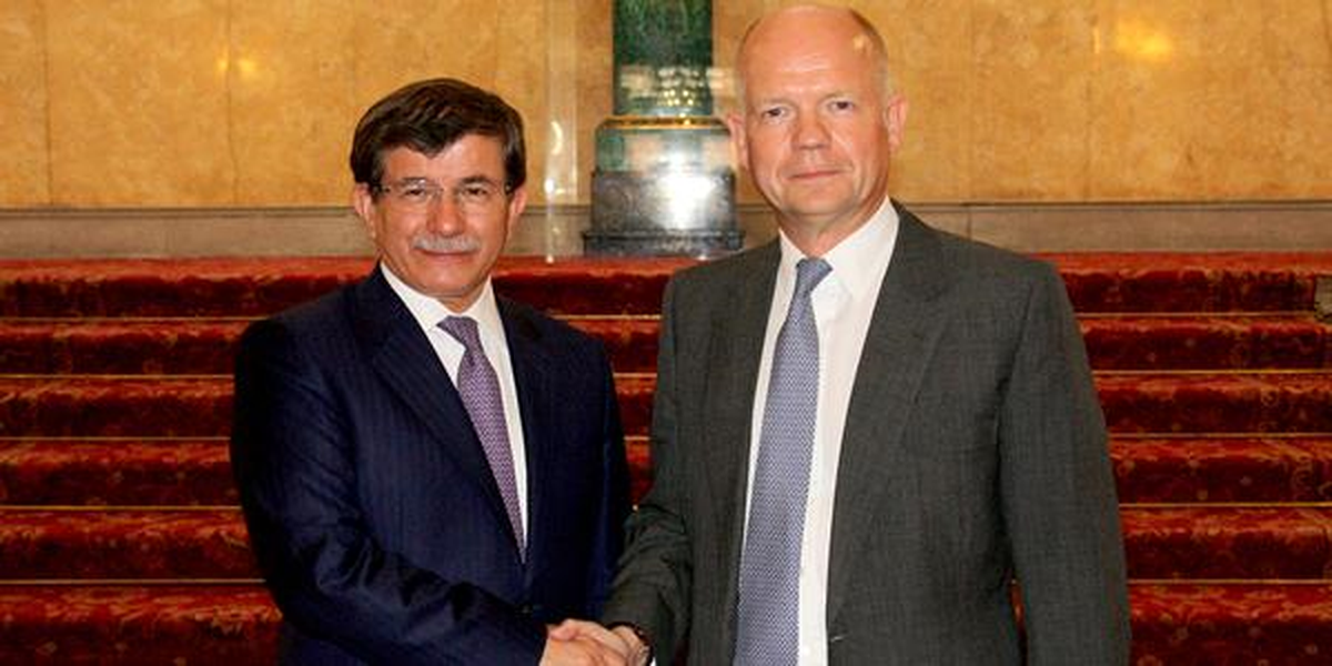 Dışişleri Bakanı Davutoğlu, İngiliz Mevkidaşı Hague ile Görüştü
