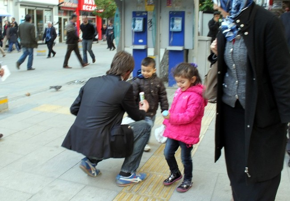 Karabük Ülkü Ocakları Çocuklara Oyuncak Dağıttı