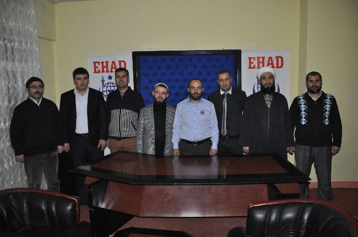 Ehad, Kuran-I Kerim ve Arapça Kursları Veriyor