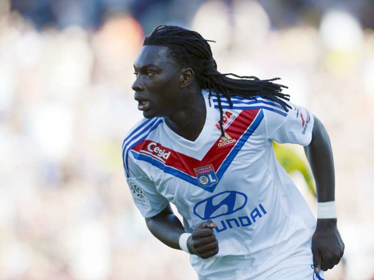 Gomis Premier Lig\'e Yakın