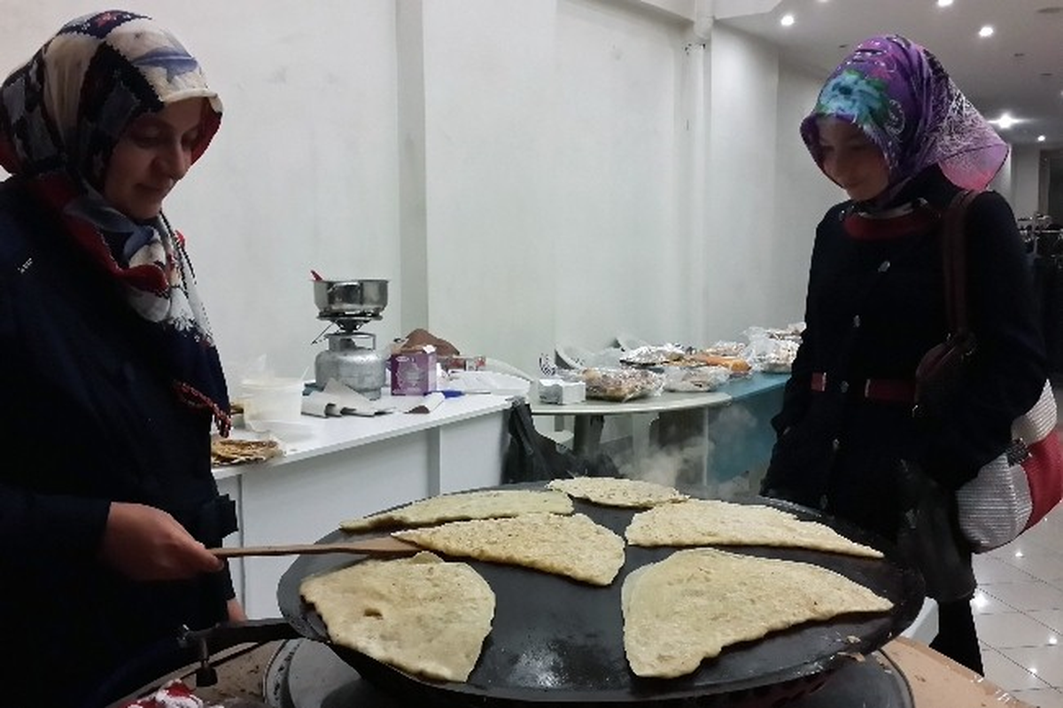Gümüşhane\'de Yoksul Öğrenciler Yararına Kermes Düzenlendi