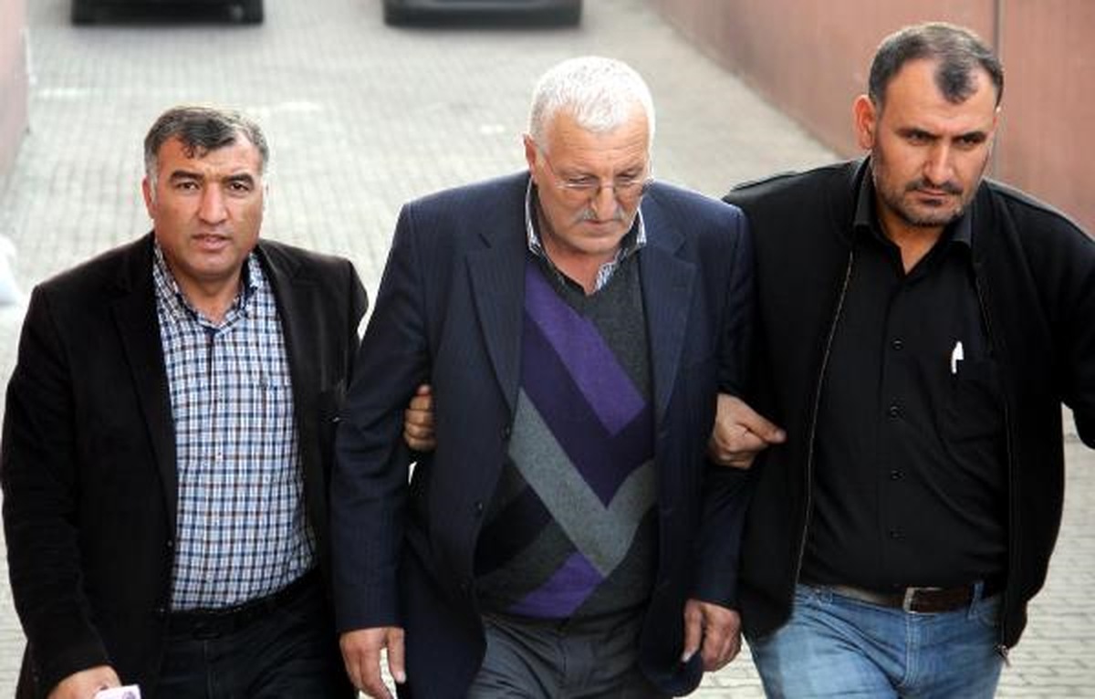 İşlemler İçin Para Alan Memurdan Şikayetçi Oldu