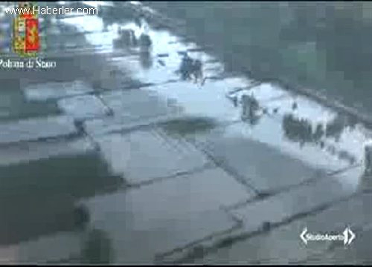 İtalya Felaketin Yaralarını Sarmaya Çalışıyor