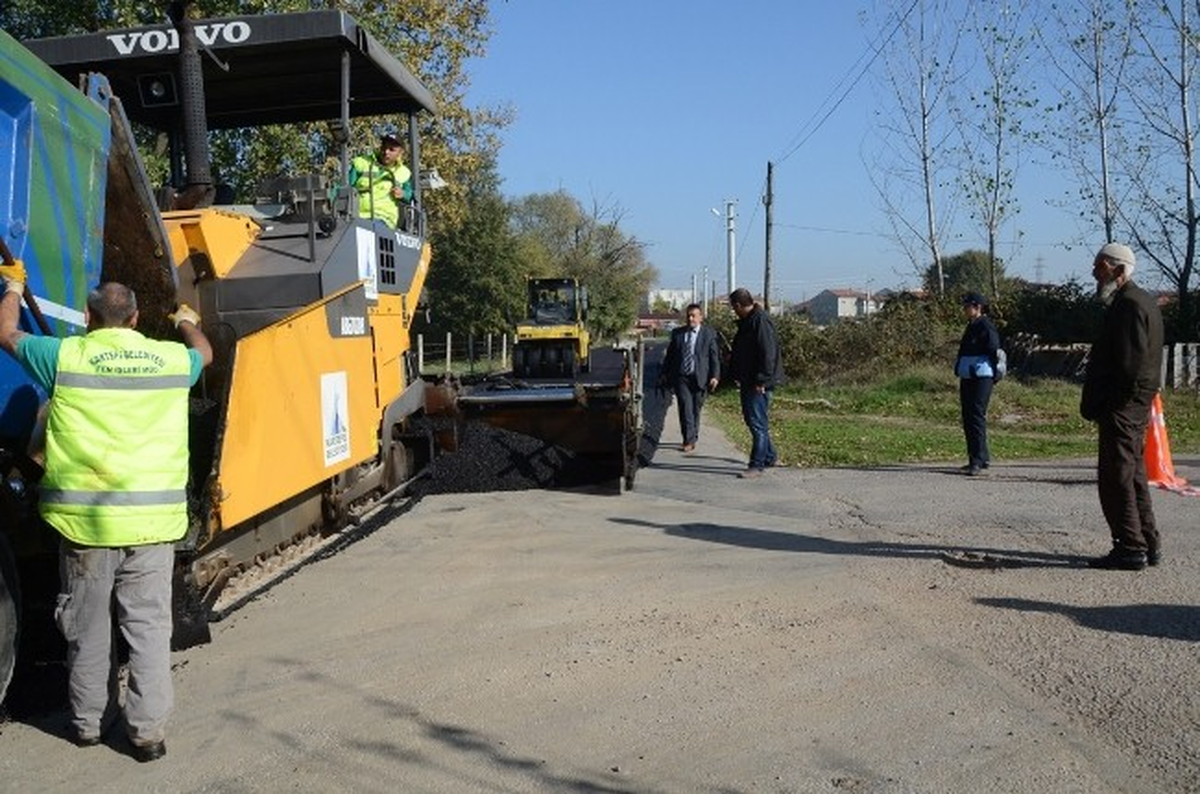 Kartepe Belediyesi Asfalt Çalışmalarını Sürdürüyor