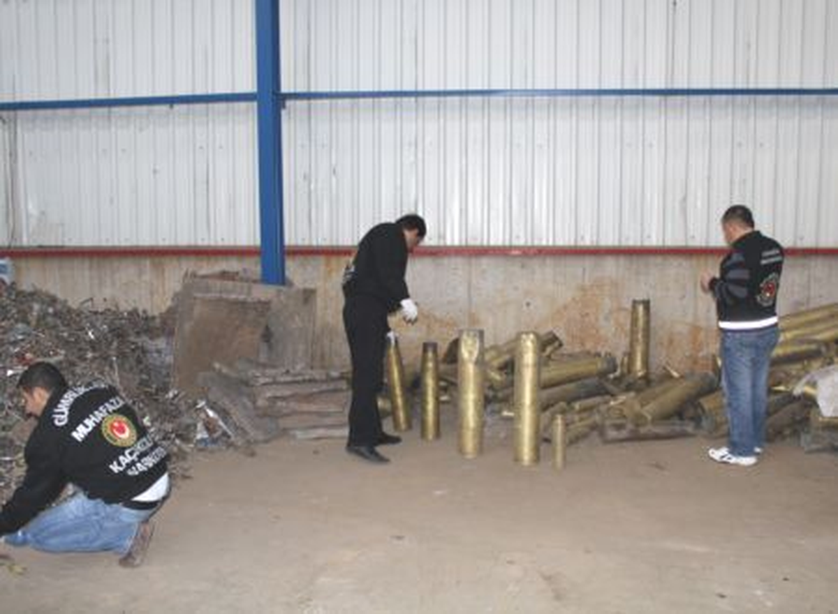 Kocaeli\'de Tank ve Top Mermisi Kovanlarının Ele Geçirilmesi