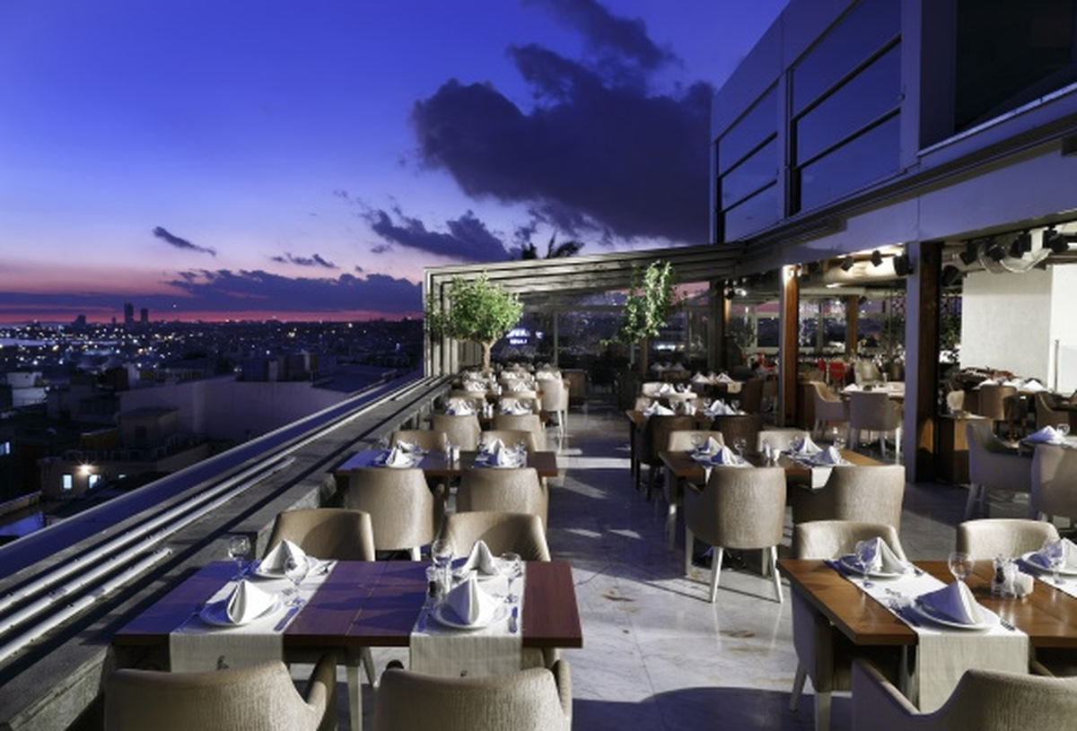 Köşebaşı, Laleli Darkhıll Hotel\'de Açıldı