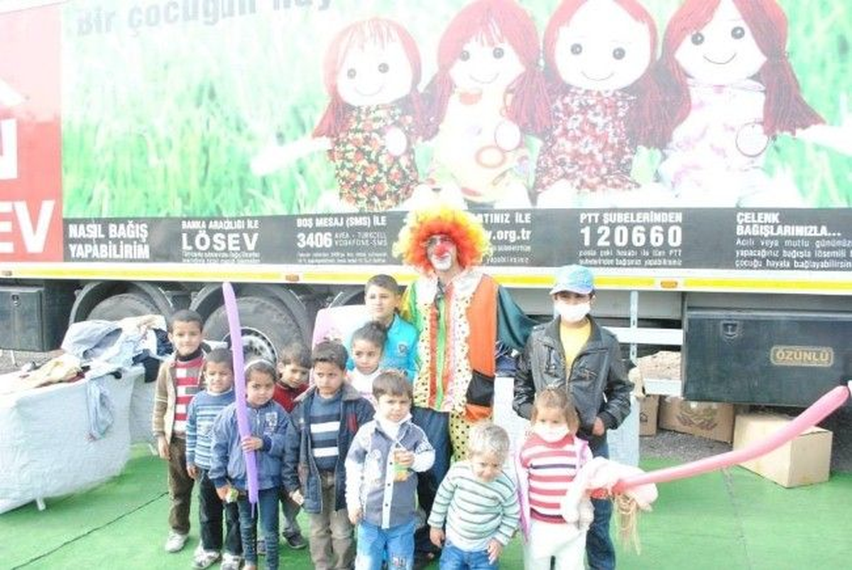 Lösev\'in "İyilik Tırı" Şanlıurfa\'da