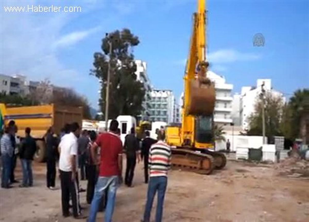 Marmaris\'te Kepçeyle Eylem Yapıldı