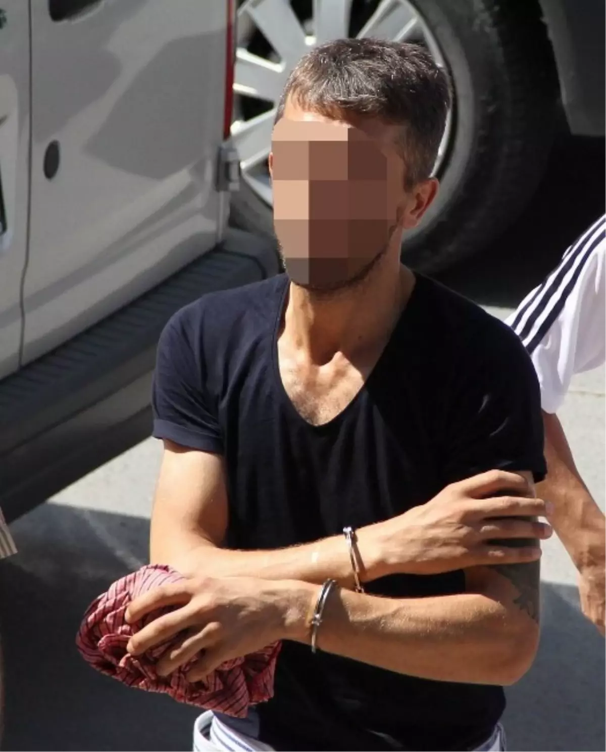 Marketten 3 Bin Lira Çalan Hırsız Kaçtı