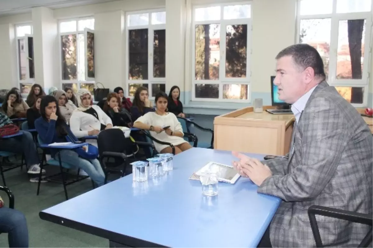 Matur, Saü Öğrencilerine Yerel Basını Anlattı