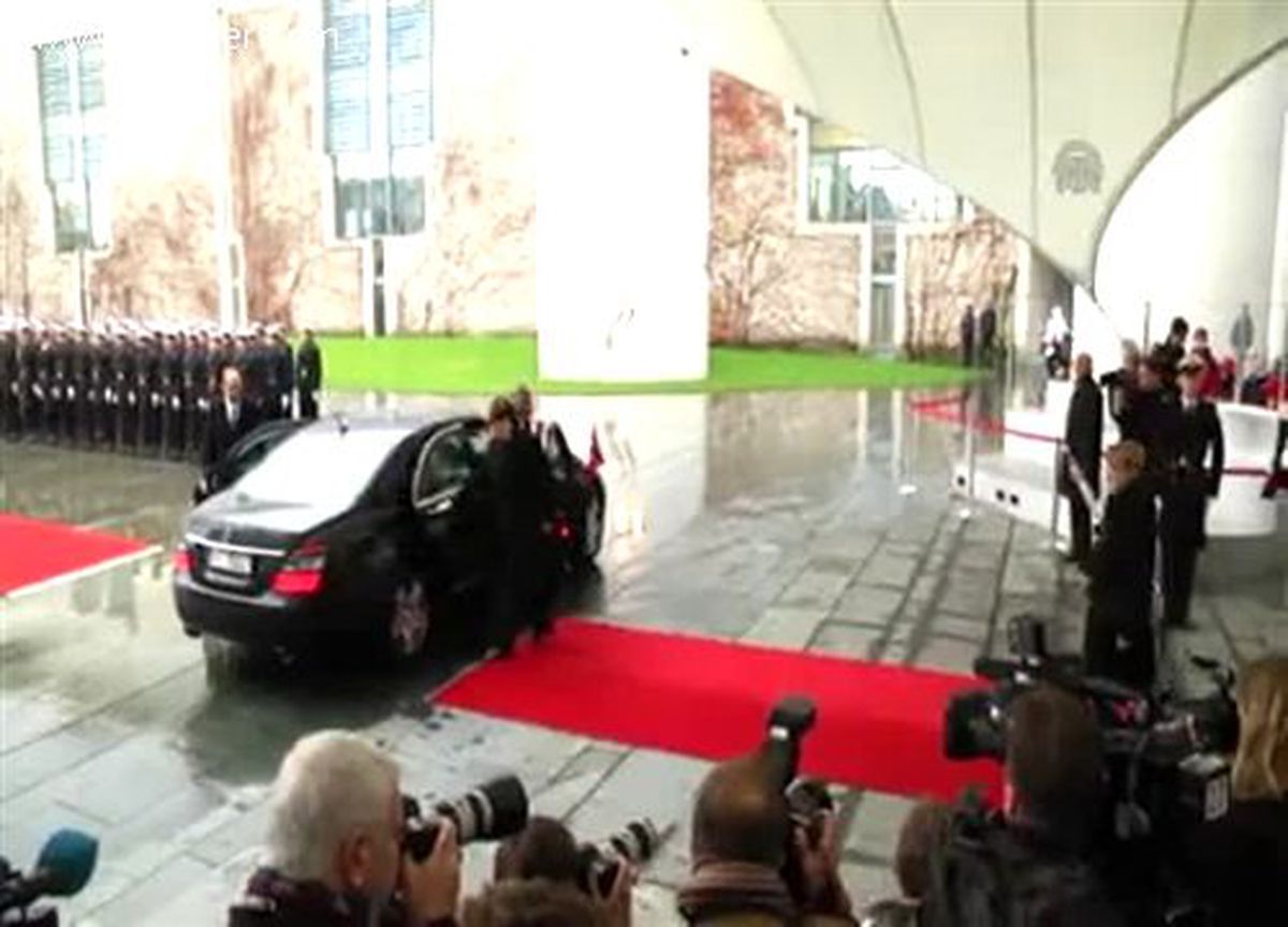 Merkel, Norveç Başbakanı Solberg\'le görüştü