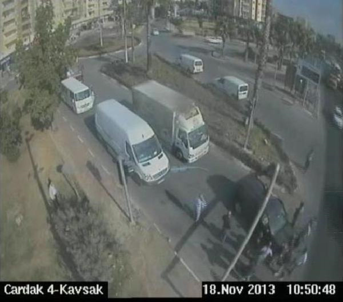 Otomobil Elektrik Direğine Çarptı: 1 Yaralı