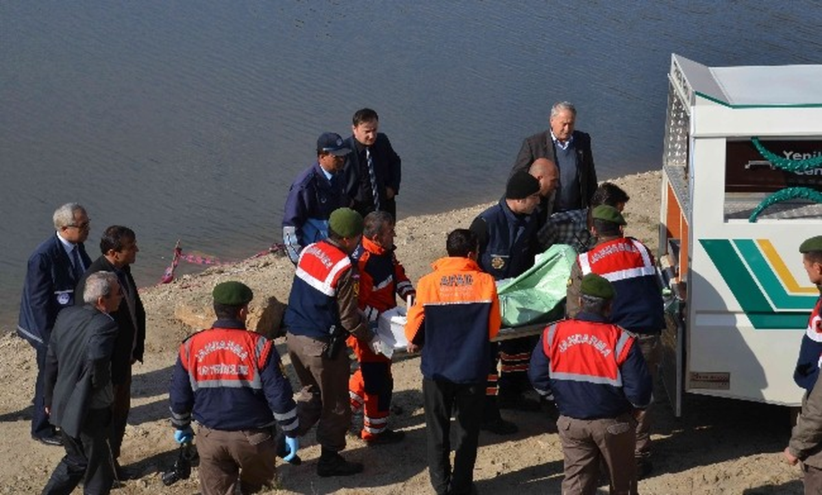 Otomobiliyle Birlikte Sulama Göletine Düşen Gencin Cesedine 22 Saat Sonra Ulaşıldı