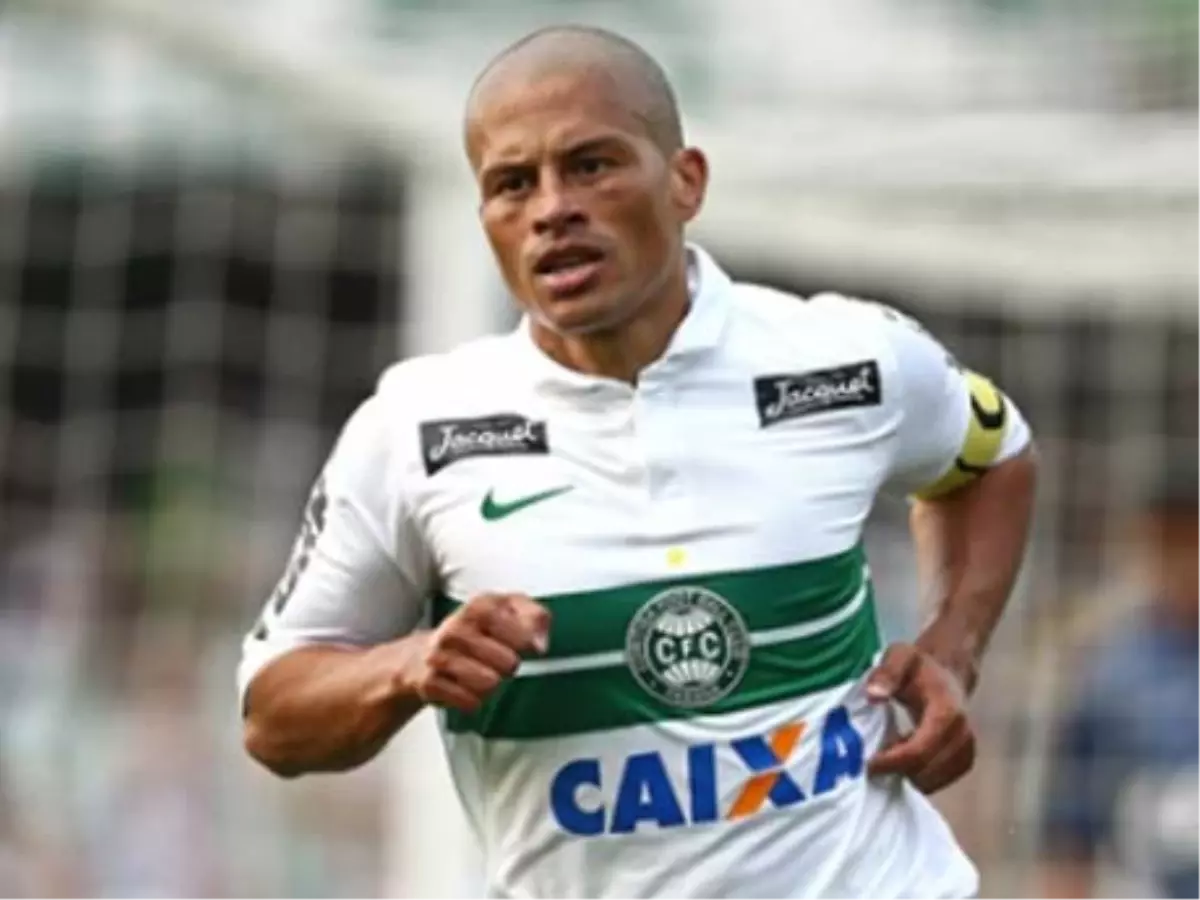 Alex ve Deivid, Coritiba\'yı Kurtardı