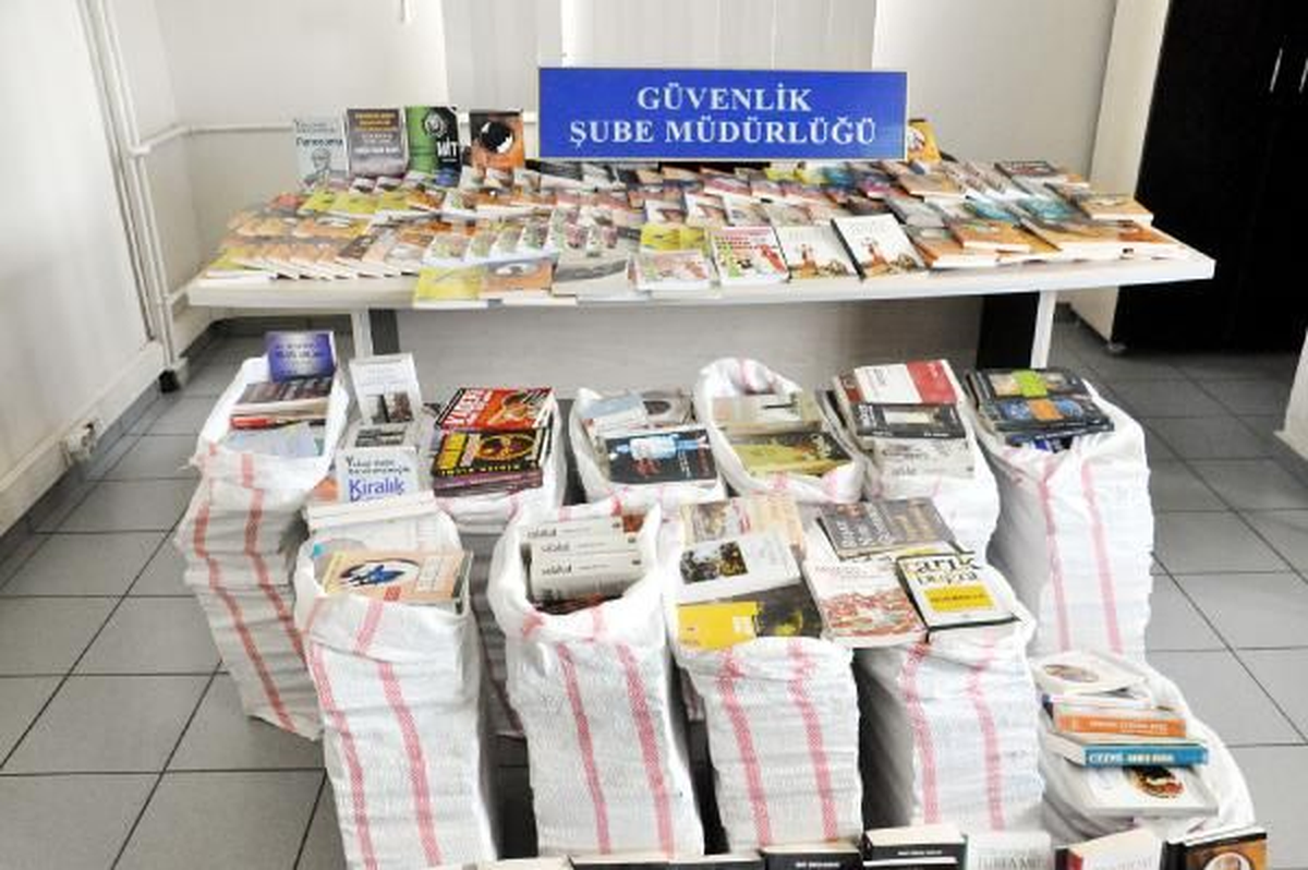Şanlıurfa\'da Bin 247 Korsan Kitap Ele Geçirildi