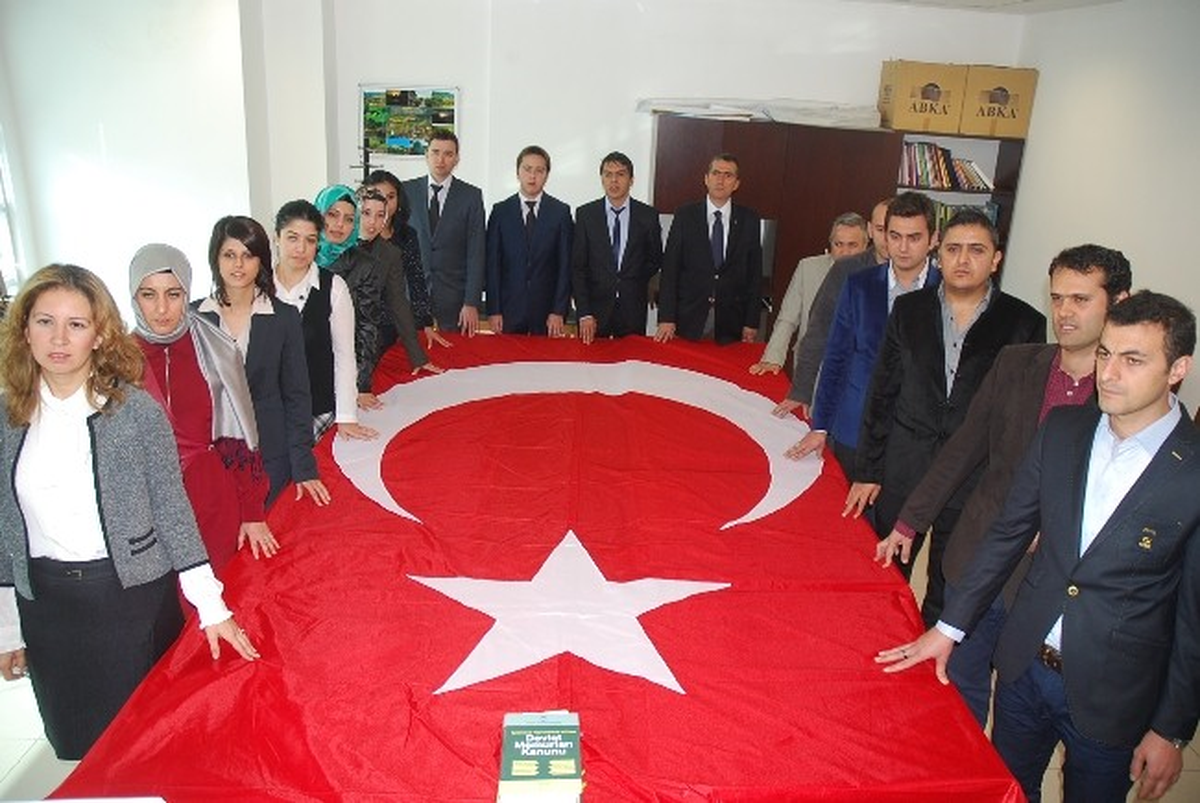 Sözleşmeli Personel Yemin Ederek Memur Oldu