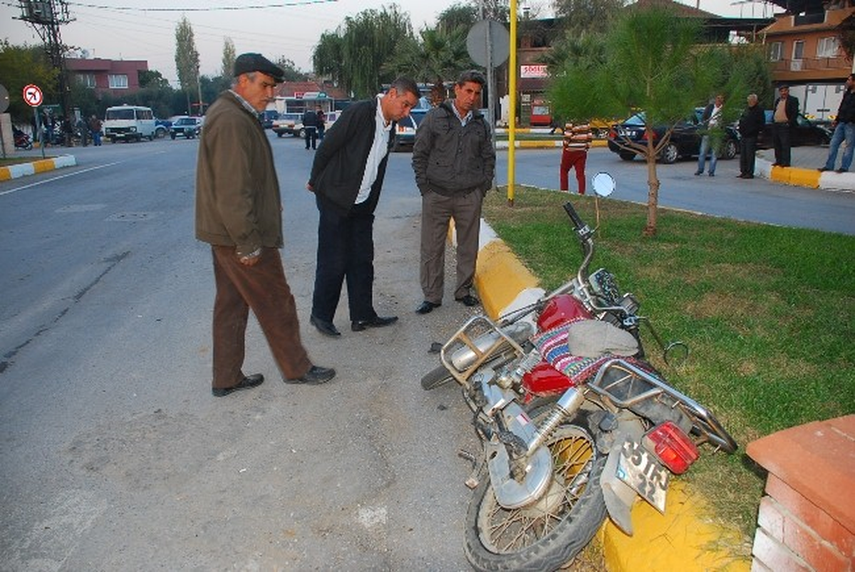 Torbalı\'da Motosiklet Sürücüsü Kazada Yaralandı