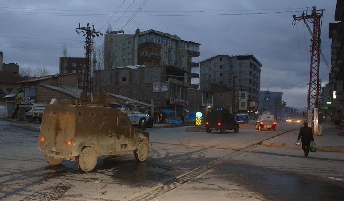 Yüksekova\'da Gerginlik