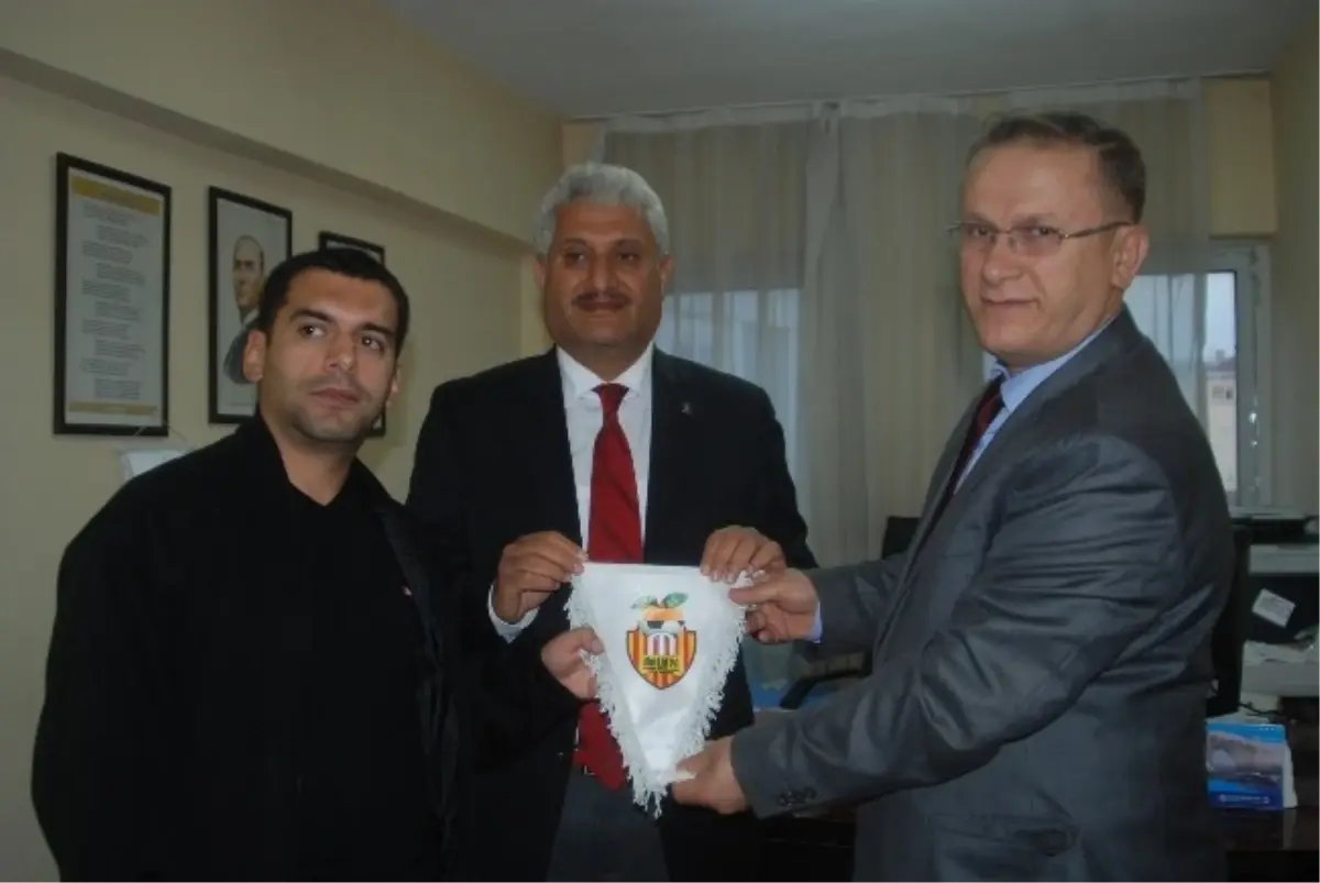 Abuzer Kabakaş, Görme Engelliler Spor Kulübü'nü Ziyaret Etti
