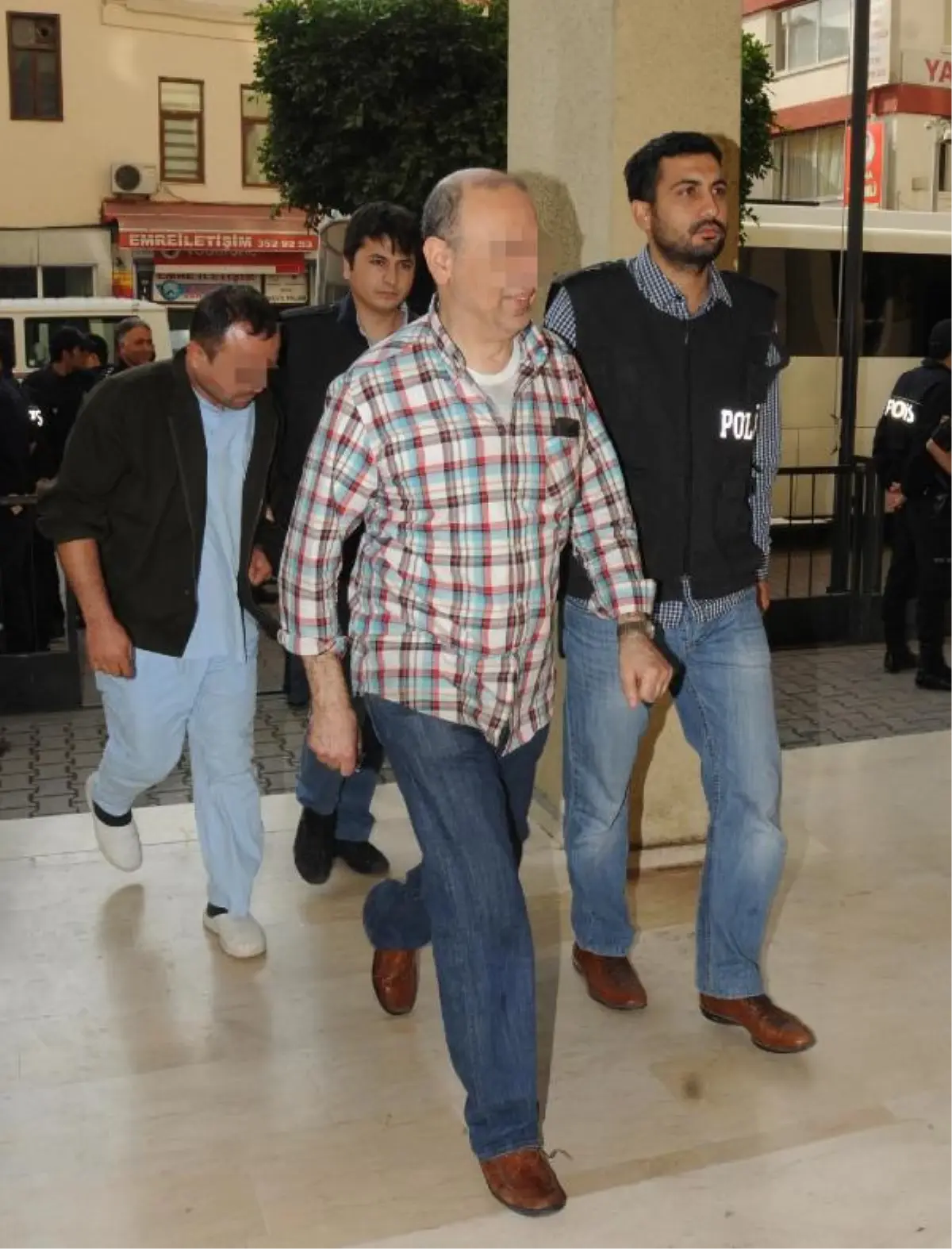 Adana\'da Kürtaj Operasyonu: 4\'ü Doktor, 21 Gözaltı