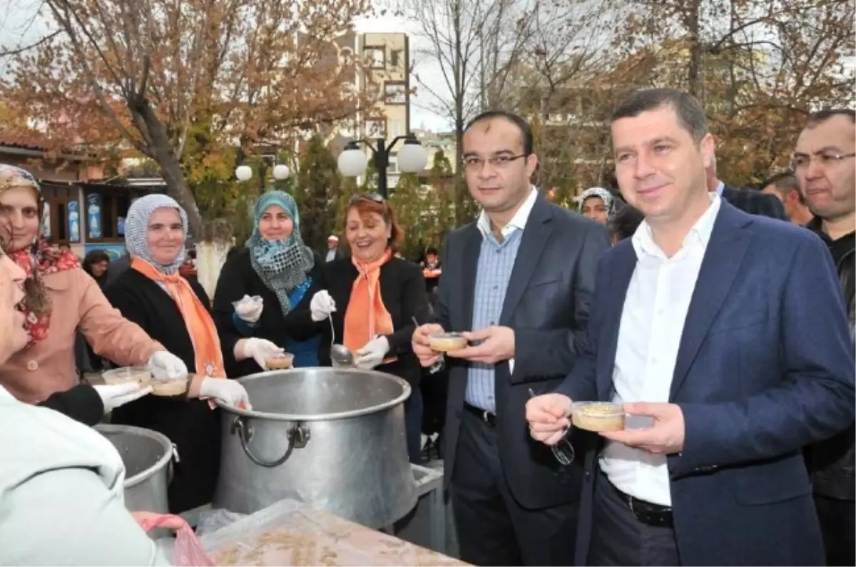 AK Parti Çan İlçe Teşkilatından Aşure İkramı